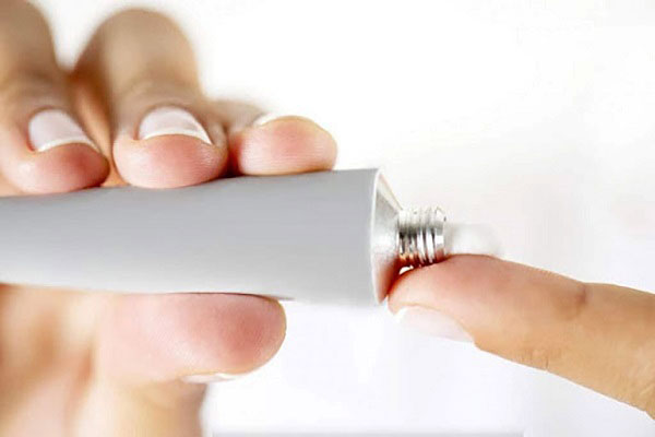 Sử dụng thuốc để điều trị mụn thịt