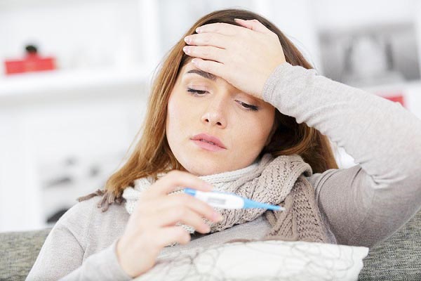 rối loạn tiêu hóa sẽ kèm theo sốt
