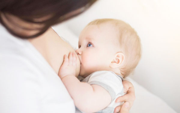 trẻ bị tiêu chảy