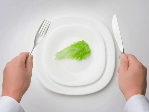 rụng tóc nhiều ở nữ là bệnh gì