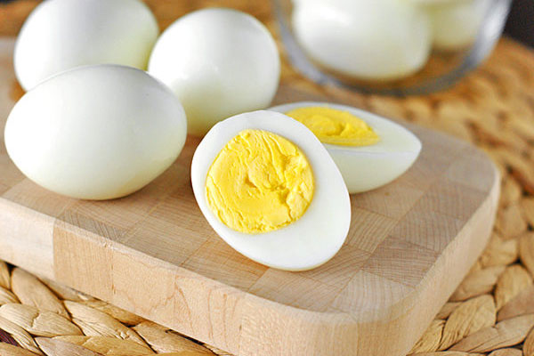 Người lớn bị tiêu chảy nên ăn trứng