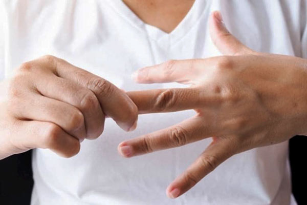 Lòng bàn tay bị ngứa nổi hột