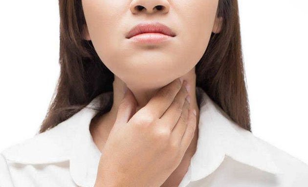 Cảm giác vướng ở cổ họng nhưng không đau