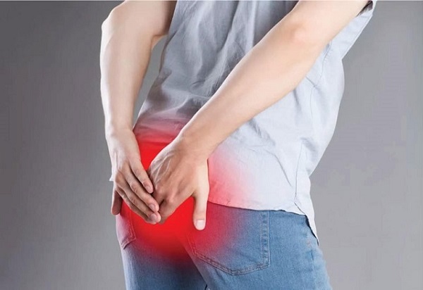 Đau rát hậu môn do táo bón