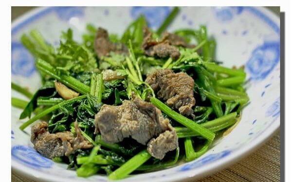 Món cần tây xào thịt bò