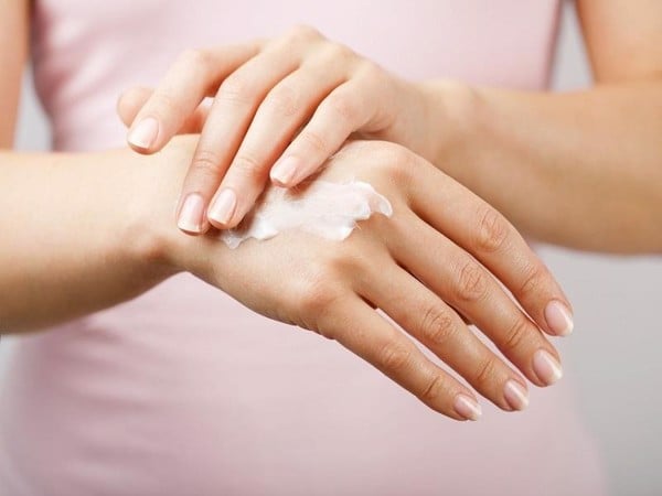 Sử dụng kem bôi da