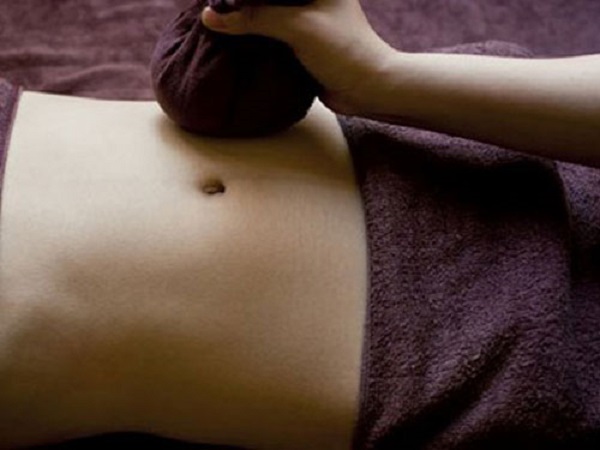 Chườm gừng nóng